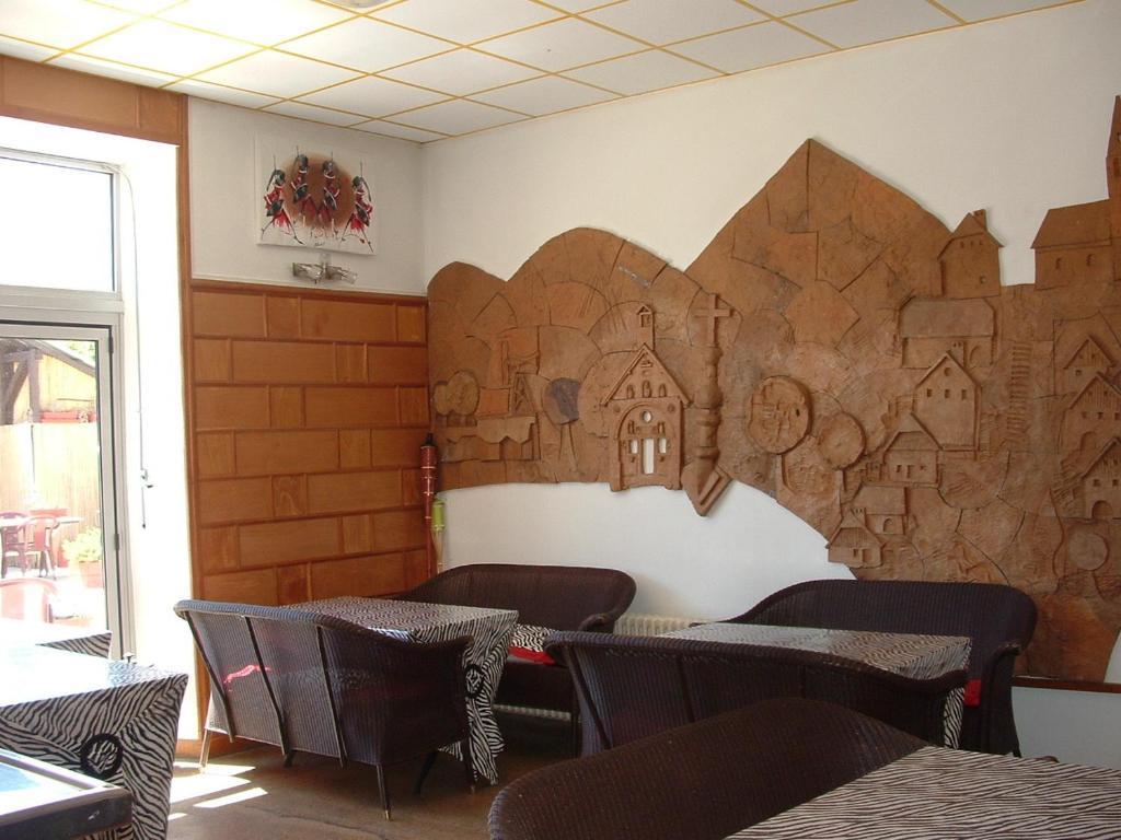 Hotel Le Connetable Сен-Бонне-ан-Шамсор Екстер'єр фото